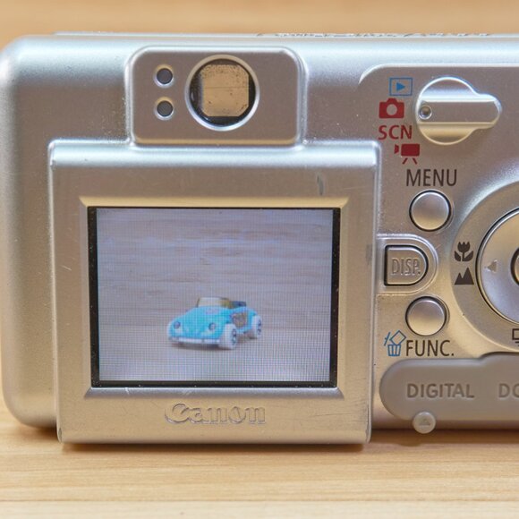 Vintage Canon PowerShot A400 3.2 MP Digital Camera, 2.2x Optical Zoom - Picture 4 of 7